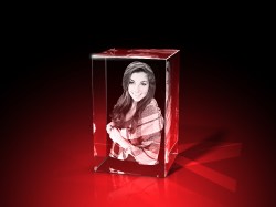 3D-Porträt vom Foto – 1 Person – Quader 40 x 60 x 40 mm – GLASFOTO.COM